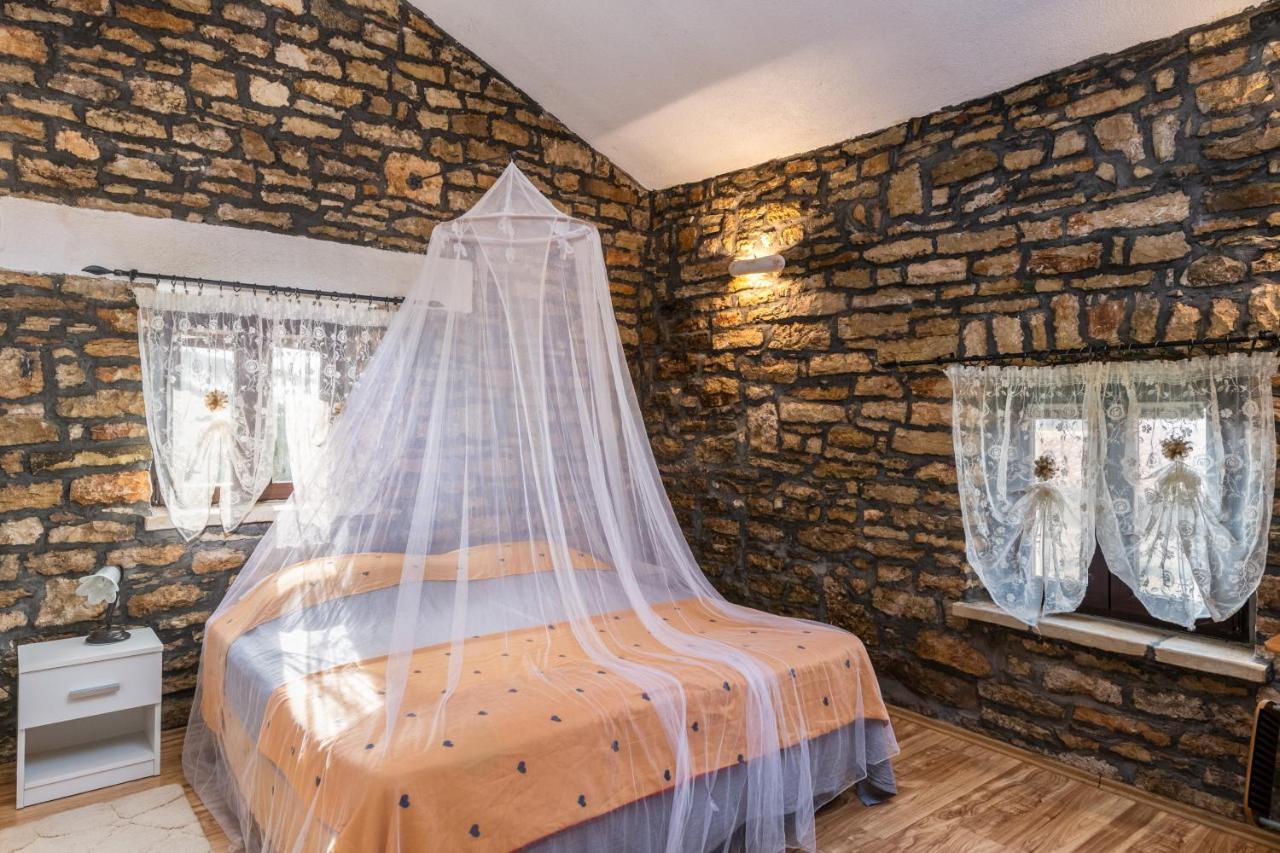 Apartment Larca Kanfanar Kültér fotó